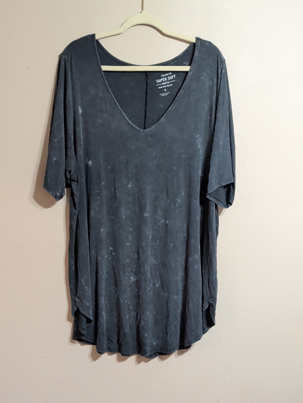 torrid 4 or 4X Charcoal Marble V‑Neck Tunic Tee